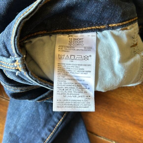 Old navy rockstar mid rise‎ jeans size 12 short - Picture 3 of 4